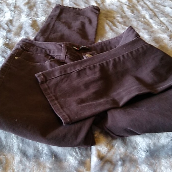 Lee Denim - 🏵️ Brown Lee Classic Stretch Size 8